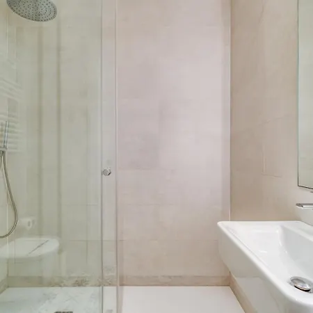 Guest Ready - Modern By Port Apartmán *