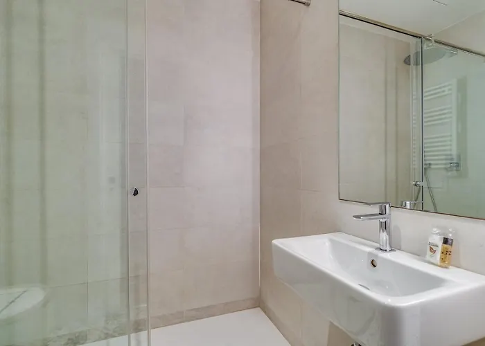 Guest Ready - Modern By Port Apartment